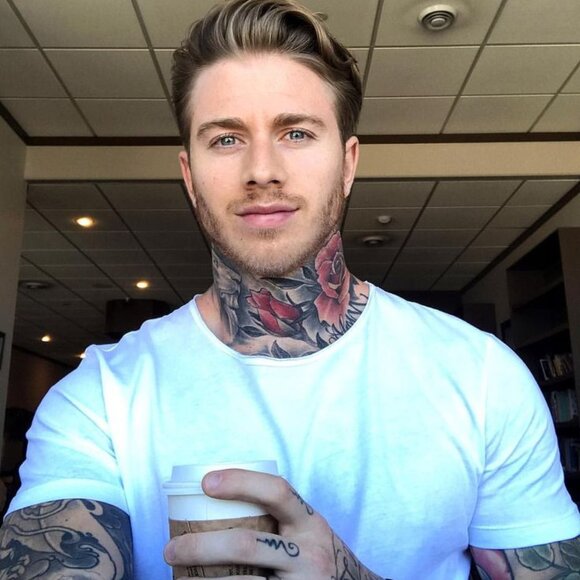 Meet your Posher, Maxime - Picture 1 of 2